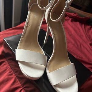 Michael kors Elegant White Women's Heels size 9
